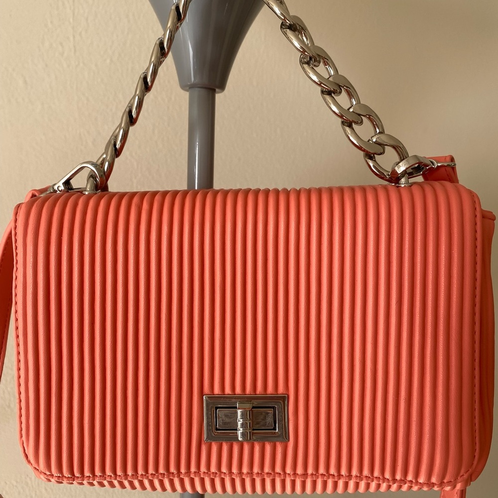 Elegant Coral Chain Shoulder Bag